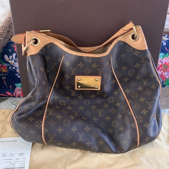 Louis Vuitton Handbags - 🌺ORIGINAL OWNER LV Galleria GM Monogram🌺